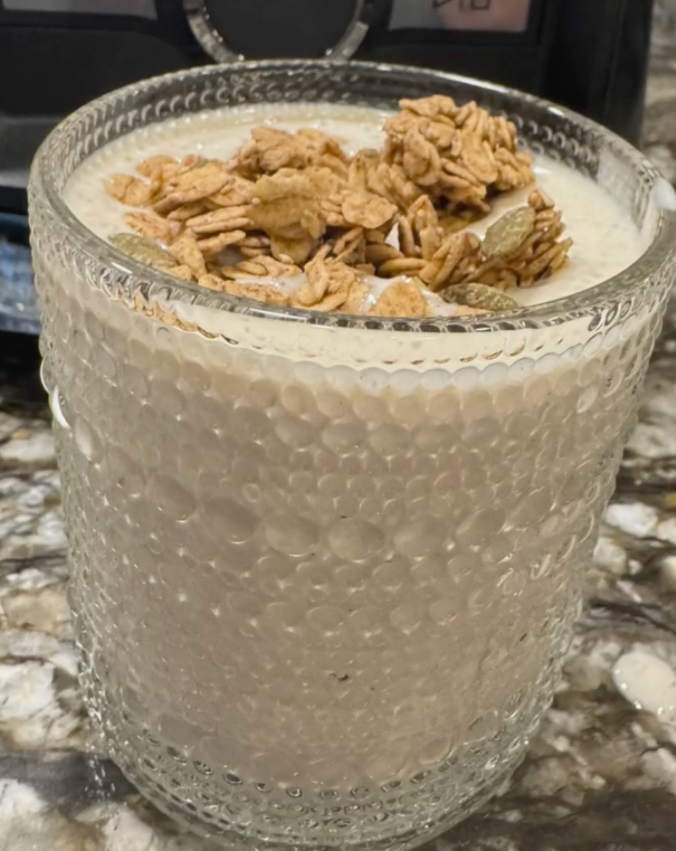 Easy AF Banana Cheesecake smoothie